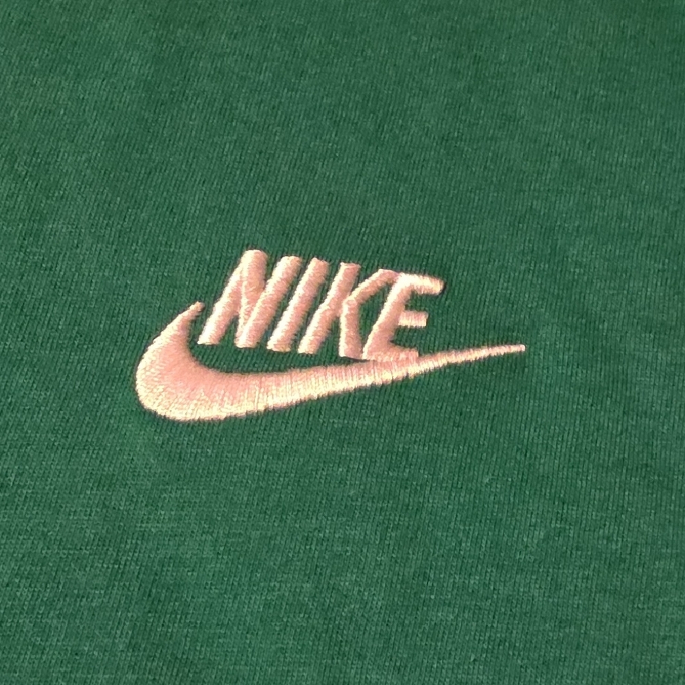 Nike Men's Green Short Sleeve Tee - Picture 2 of 7